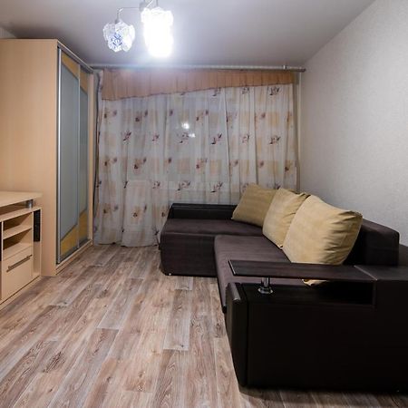 Apartment Street Trostyanetskaya Київ Екстер'єр фото